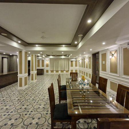 Golden Landmark Green Valley Beach Resort Dona Paula Exterior photo