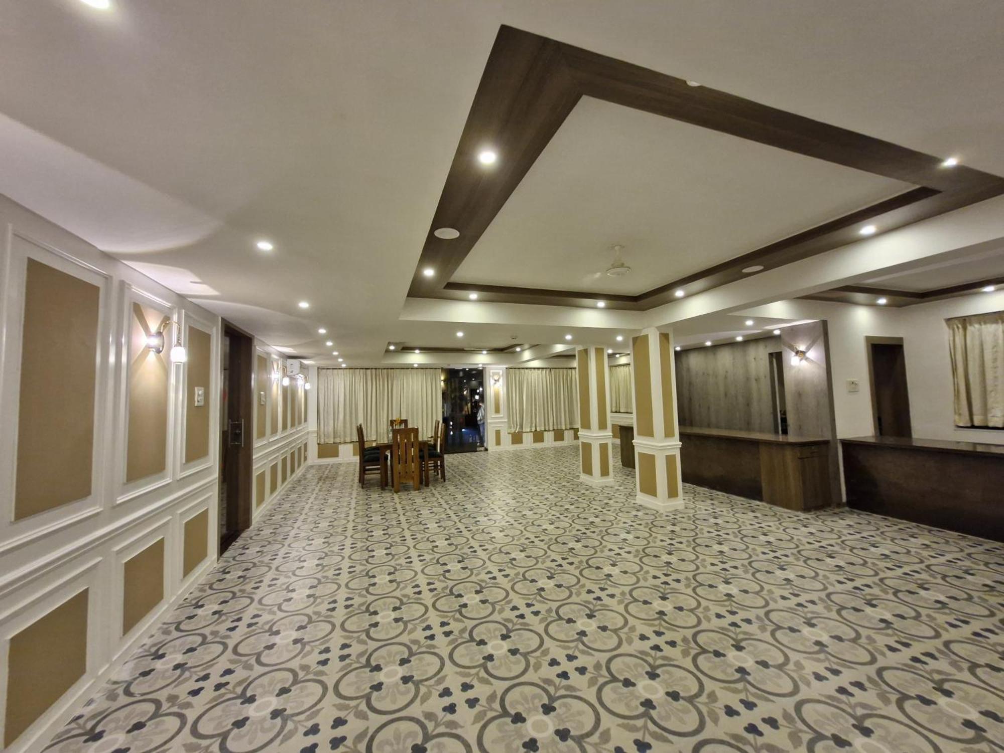 Golden Landmark Green Valley Beach Resort Dona Paula Exterior photo