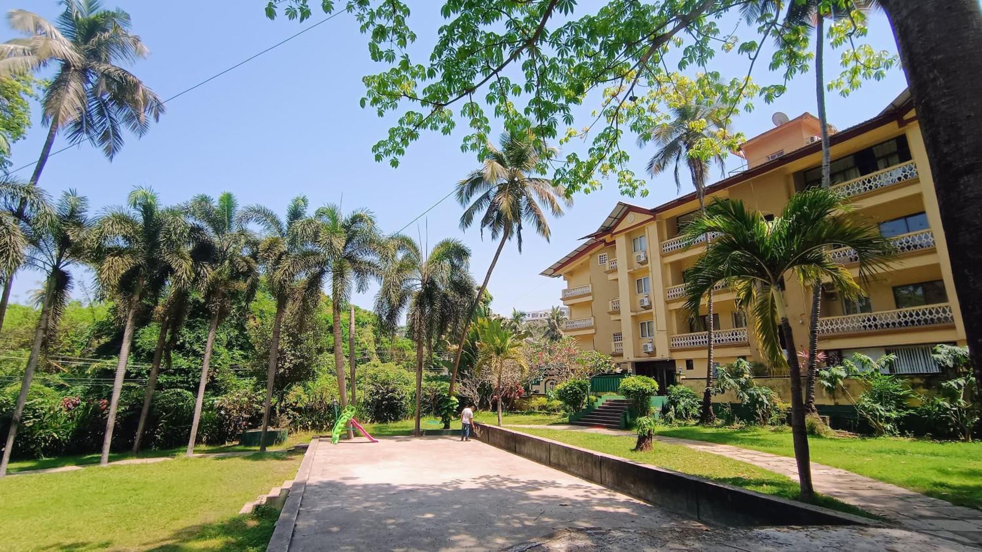 Golden Landmark Green Valley Beach Resort Dona Paula Exterior photo